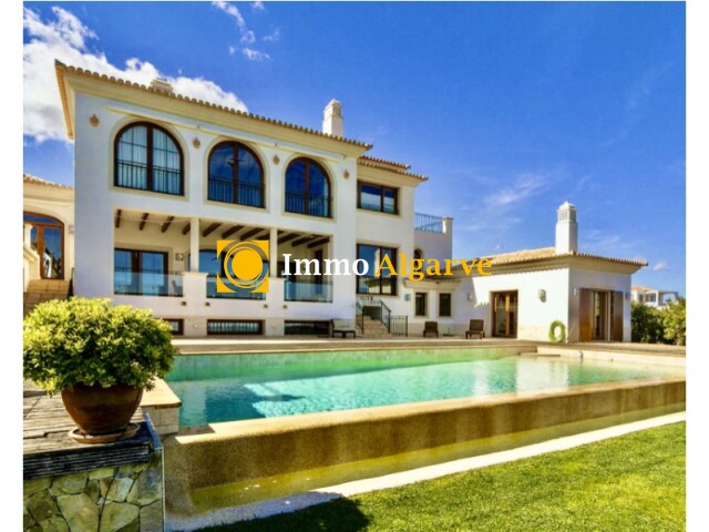 MAJESTIC 5 BEDROOM VILLA WITH POOL AND GARDEN IN A LUXURY RESORT