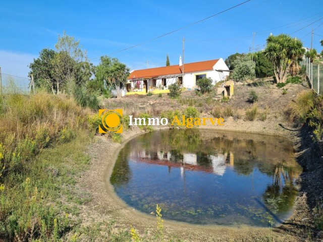 Charming 3 bedroom villa with pool and garden