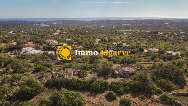 Property with 2 plots with a total of 2,6 Hectares with 2 ruins that can be extend for 2 houses or Rural Turism , in Estoi in a very quiet place with wonderful sea view