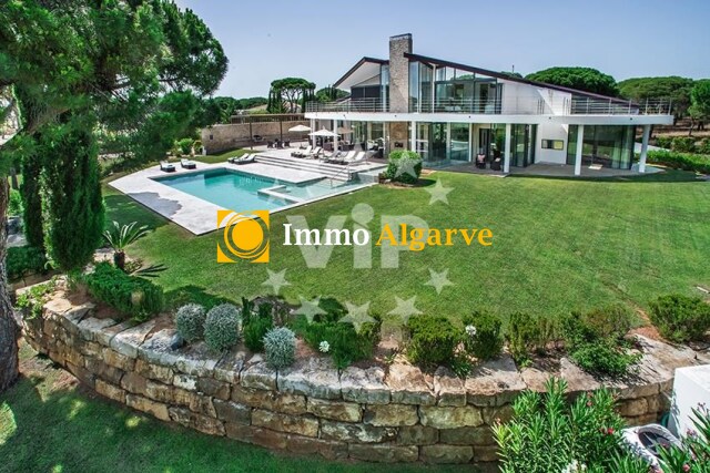 Villa in Quarteira, Algarve