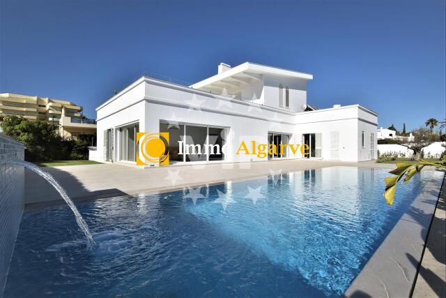 Villa in Albufeira en Olhos de Água, Algarve