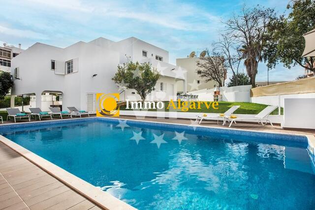 Villa in Albufeira en Olhos de Água, Algarve