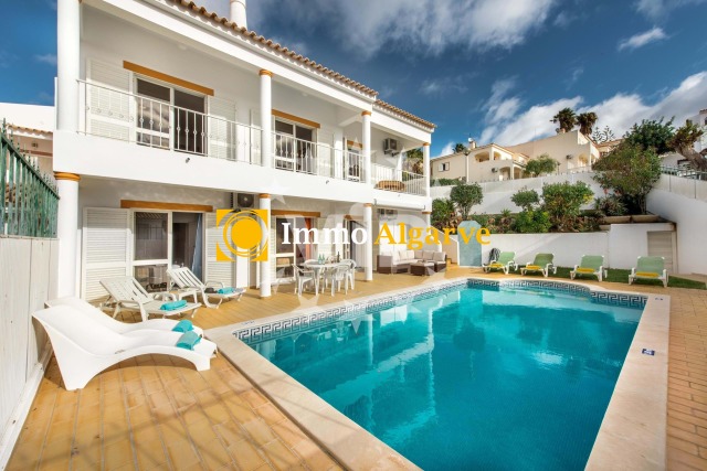 Villa in Albufeira e Olhos de Água, Algarve