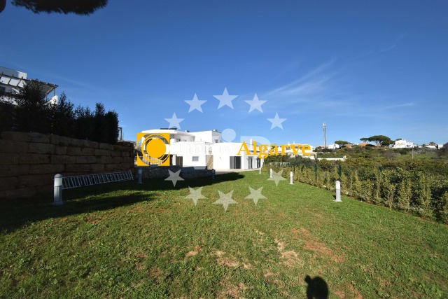 Villa in Albufeira e Olhos de Água, Algarve