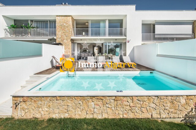 Rijtjeshuis in Albufeira en Olhos de Água, Algarve